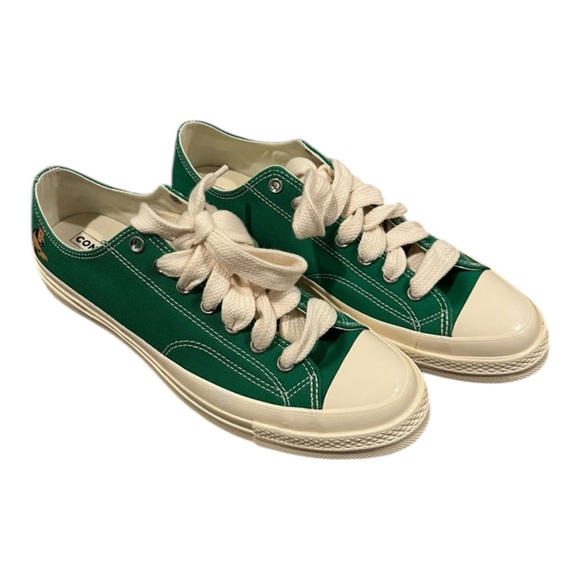 CONVERSE On the Green/Winter White (cream) Canvas Sneakers w/ green extra laces - Picture 3 of 16